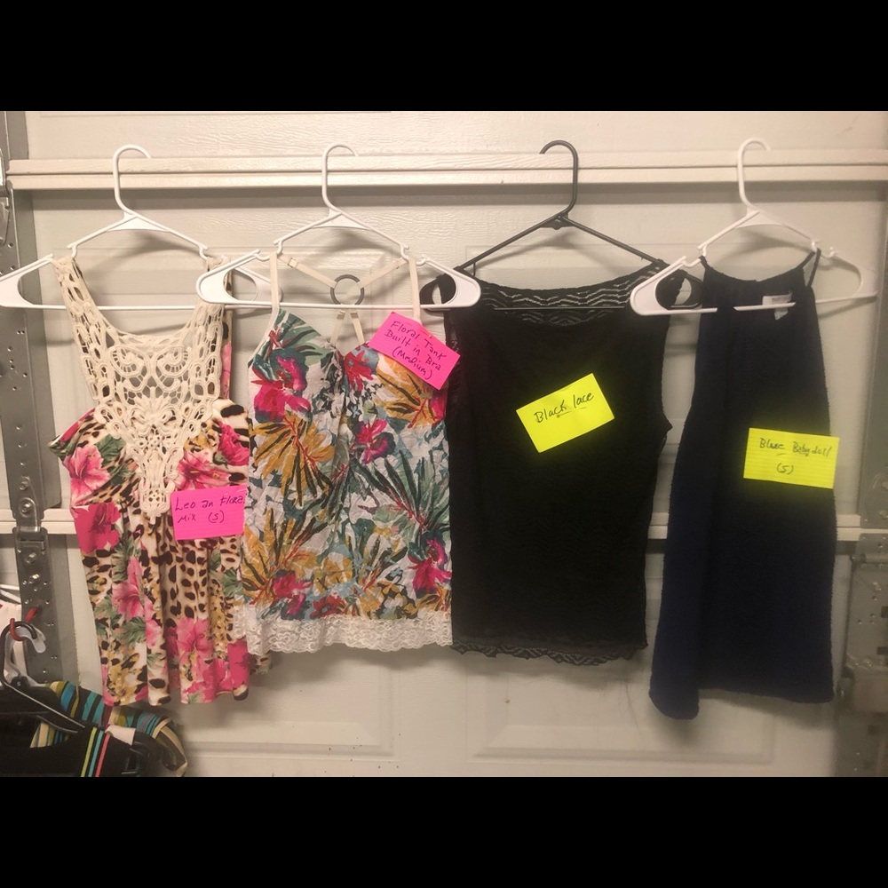 Multiple name brand tops